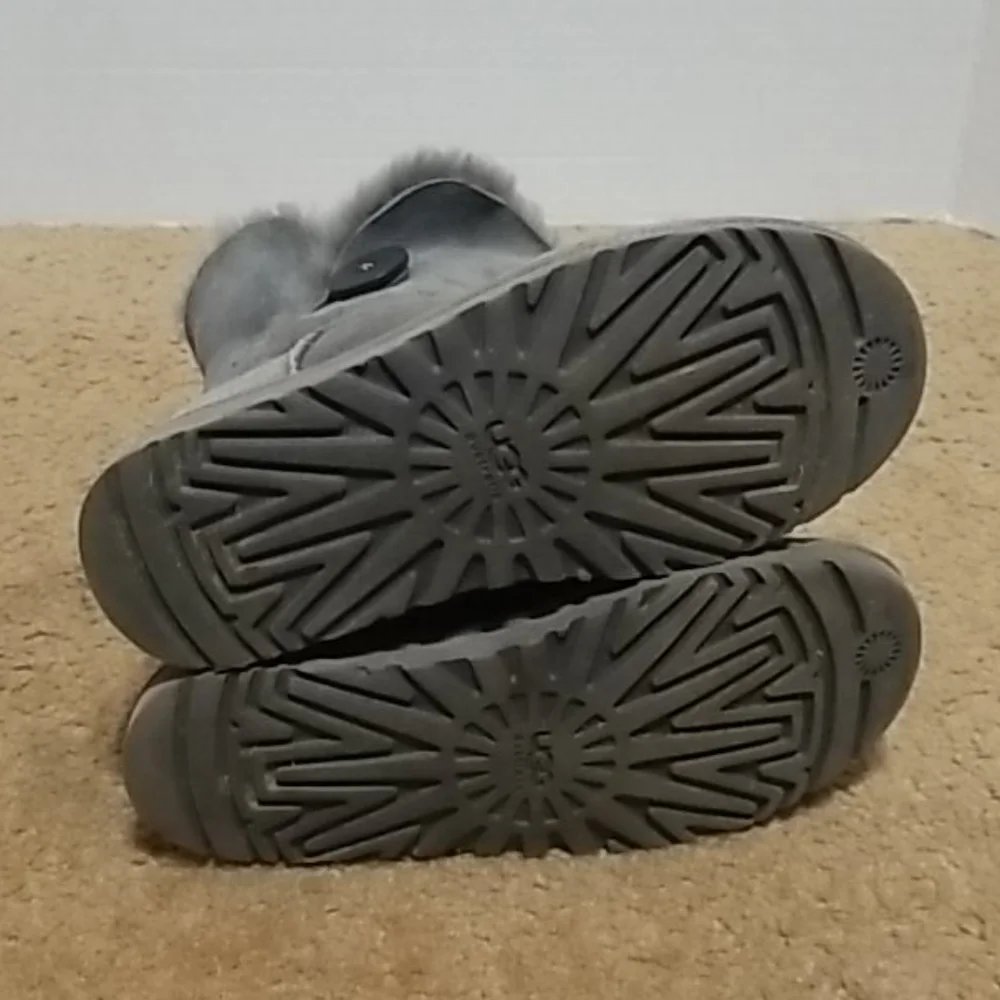 UGG W5/6‎ Bailey Button boots